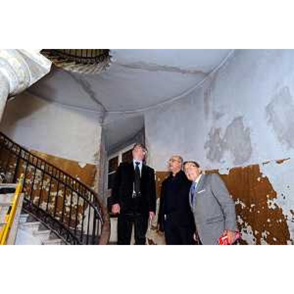 Renzo Tondo (Presidente della Regione Friuli Venezia Giulia) con con Primo Rovis visita la Chiesa Sant'Antonio Nuovo. (Trieste, 21/10/08)