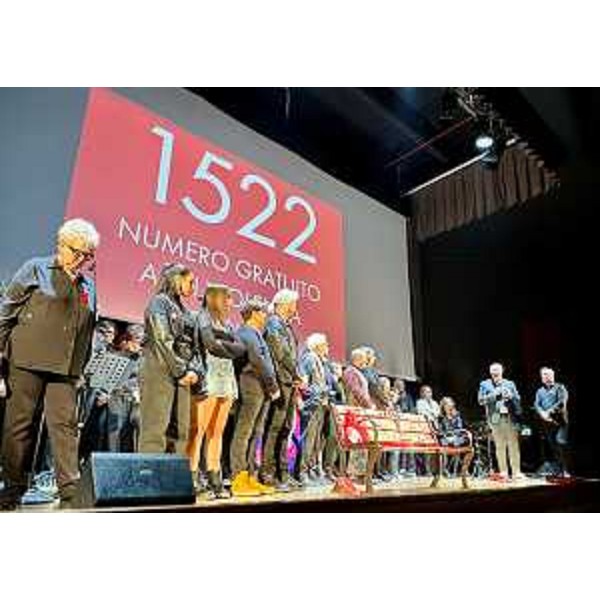 Il presidente del Consiglio regionale del Fvg, Mauro Bordin, a Lignano Sabbiadoro alla serata in occasione della Giornata internazionale contro la violenza sulle donne - Il presidente del Consiglio regionale del Fvg, Mauro Bordin, a Lignano Sabbiadoro alla serata in occasione della Giornata internazionale contro la violenza sulle donne