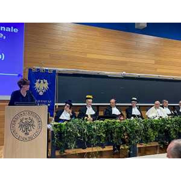 Lassessore regionale al Lavoro, istruzione, formazione, Università, ricerca e famiglia Alessia Rosolen allinaugurazione del 47mo anno accademico dellUniversità di Udine - Lassessore regionale al Lavoro, istruzione, formazione, Università, ricerca e famiglia Alessia Rosolen allinaugurazione del 47mo anno accademico dellUniversità di Udine 