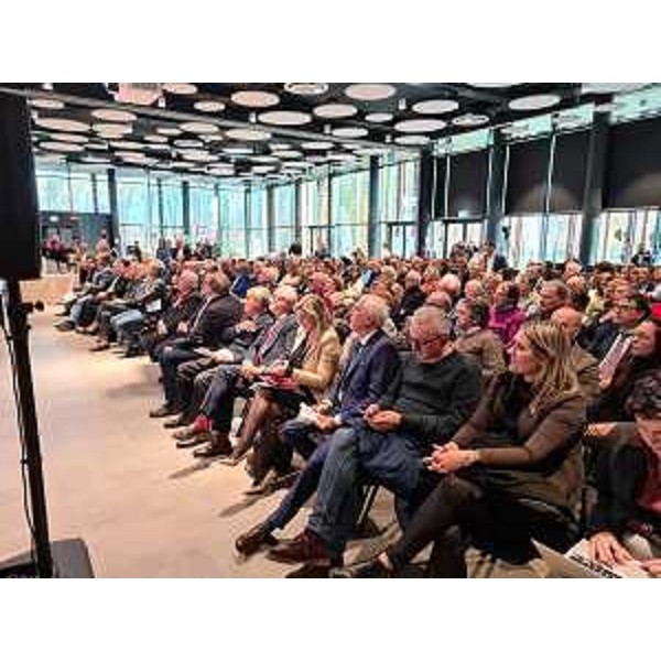Il pubblico all'evento di Ascom Confcommercio nel Centro documentazione dei Magredi a San Quirino (Pordenone) - Il pubblico all'evento di Ascom Confcommercio nel Centro documentazione dei Magredi a San Quirino (Pordenone)