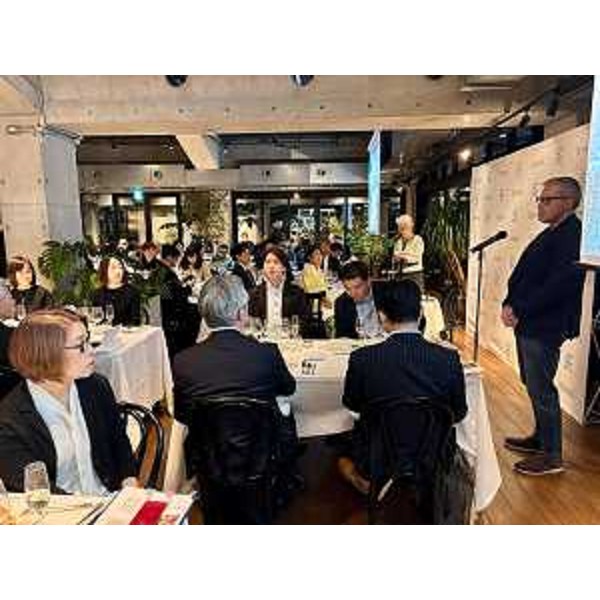 L'assessore alle Attività produttive e turismo Sergio Emidio Bini all'evento organizzato al ristorante Berth One di Tokyo da PromoTurismo Fvg - L'assessore alle Attività produttive e turismo Sergio Emidio Bini all'evento organizzato al ristorante Berth One di Tokyo da PromoTurismo Fvg
