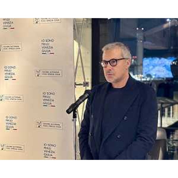L'assessore alle Attività produttive e turismo Sergio Emidio Bini all'evento organizzato al ristorante Berth One di Tokyo da PromoTurismo Fvg - L'assessore alle Attività produttive e turismo Sergio Emidio Bini all'evento organizzato al ristorante Berth One di Tokyo da PromoTurismo Fvg