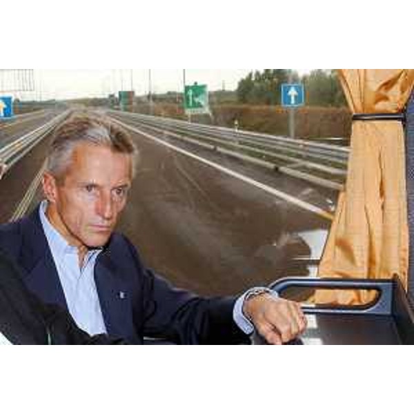 Riccardo Illy (Presidente Regione Friuli Venezia Giulia) alla cerimonia di apertura del lotto 28 dell'autostrada A28. (Sacile 16/09/06)