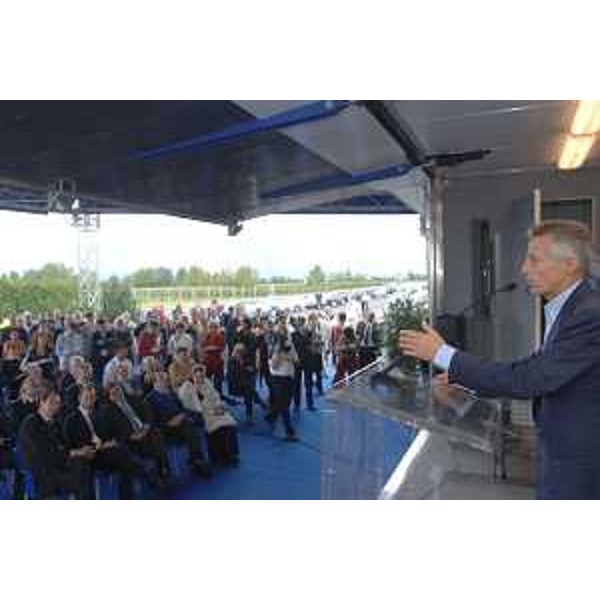 Riccardo Illy (Presidente Regione Friuli Venezia Giulia) alla cerimonia di inaugurazione del lotto 28 dell'autostrada A28. (Sacile 16/09/06)