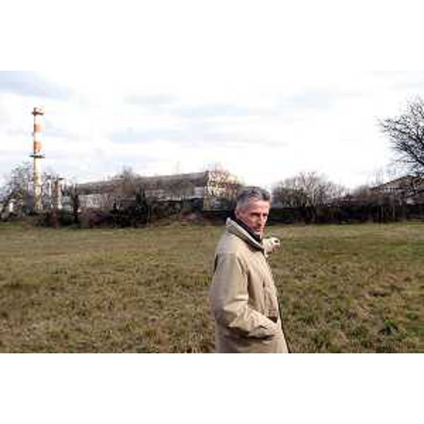 Riccardo Illy (Presidente della Regione Friuli Venezia Giulia) visita inceneritore di Savogna. (Savogna d'Isonzo, 19/03/04) 