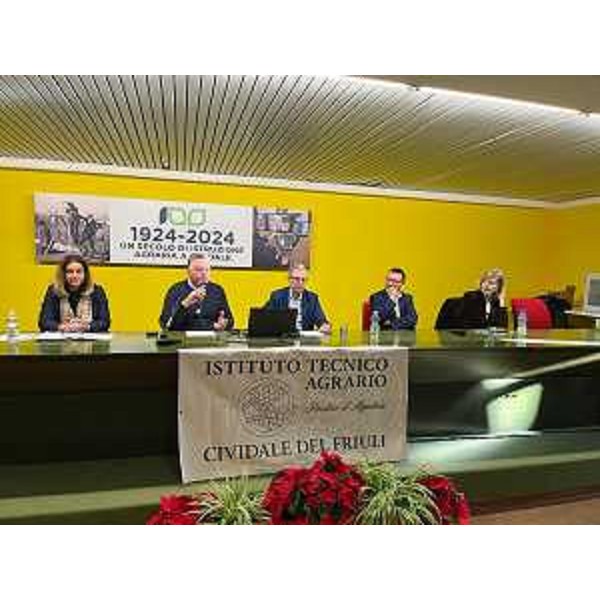 L'assessore regionale alle Risorse agroalimentari, Stefano Zannier, in occasione del convegno sul progetto 'smart crops'. - L'assessore regionale alle Risorse agroalimentari, Stefano Zannier, in occasione del convegno sul progetto 'smart crops'.