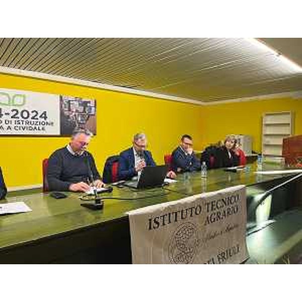 L'assessore regionale alle Risorse agroalimentari, Stefano Zannier, in occasione del convegno sul progetto 'smart crops'. - L'assessore regionale alle Risorse agroalimentari, Stefano Zannier, in occasione del convegno sul progetto 'smart crops'.