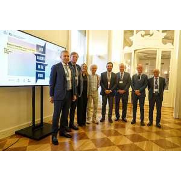 L'assessore alle Attività produttive e Turismo del Friuli Venezia Giulia, Sergio Emidio Bini, a Milano, nel palazzo Giureconsulti, allanteprima della terza edizione di Open Dialogues for the Future, evento atteso i prossimi 6 e 7 marzo a Udine. - L'assessore alle Attività produttive e Turismo del Friuli Venezia Giulia, Sergio Emidio Bini, a Milano, nel palazzo Giureconsulti, allanteprima della terza edizione di Open Dialogues for the Future, evento atteso i prossimi 6 e 7 marzo a Udine. 