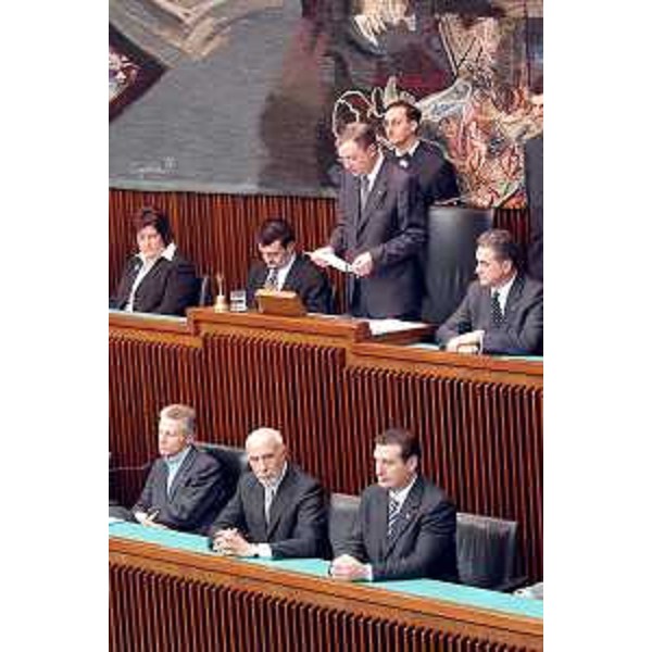 Consiglio regionale in seduta solenne, intervento di Alessandro Tesini (Presidente del Consiglio regionale). (Trieste, 12/03/04)
