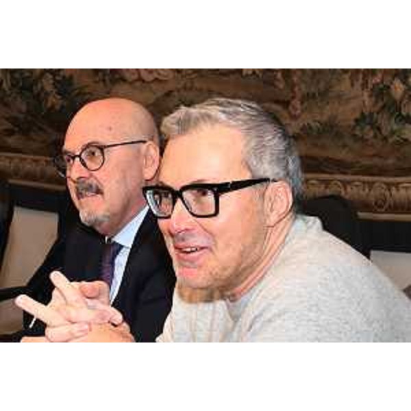 L'assessore Bini (il pirmo a destra) nel corso della riunione di Giunta - L'assessore Bini (il pirmo a destra) nel corso della riunione di Giunta