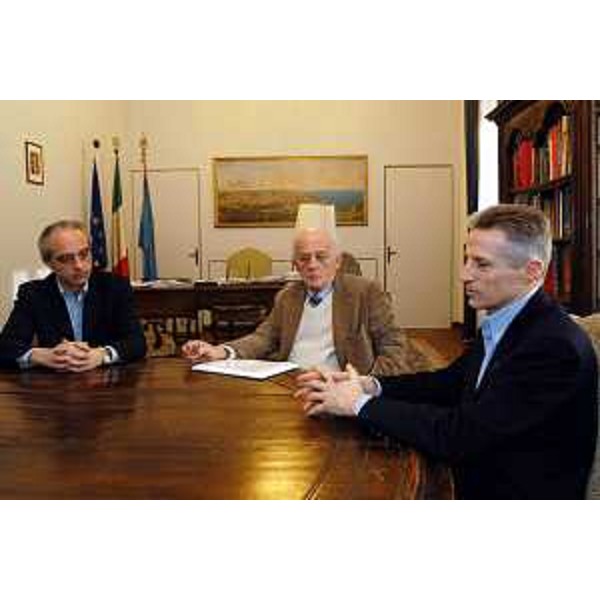 Riccardo Illy (Presidente della Regione Friuli Venezia Giulia), Gianni Pecol Cominotto (Assessore regionale all'organizzazione, personale e sistemi informativi), Franco Rotelli (Direttoore generale dell'Azienda per i servizi sanitari n. 1 - Triestina). (Trieste, 10/03/04)