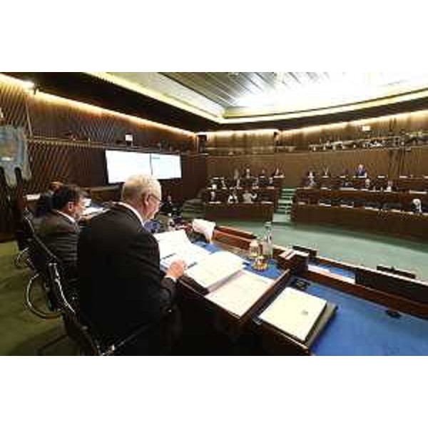 I lavori dell'Aula coordinati dal presidente del Cr Fvg, Mauro Bordin - I lavori dell'Aula coordinati dal presidente del Cr Fvg, Mauro Bordin