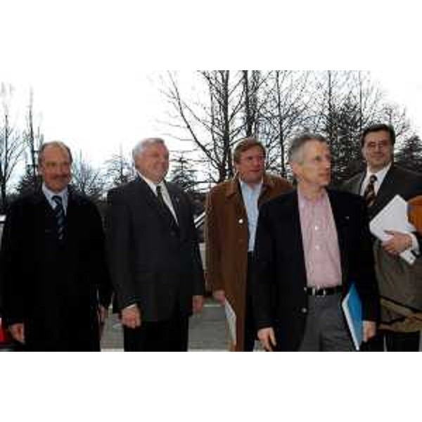 Riccardo Illy (Presidente della Regione Friuli Venezia Giulia), Mirko Brulc (Sindaco di Nova Gorica), Giorgio Brandolin (Presidente della Provincia di Gorizia), Vittorio Brancati (Sindaco di Gorizia). (Nova Gorica, 08/03/04)