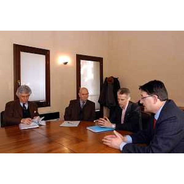 Riccardo Illy (Presidente della Regione Friuli Venezia Giulia), Lodovico Sonego (Assessore regionale alla pianificazione territoriale, energia, mobilità e infrastrutture di trasporto), Michele Minenna (Direttore generale ANAS), Fabrizio Giulia Russo (Capo compartimento ANAS Friuli Venezia Giulia). (Pordenone, 02/03/04)