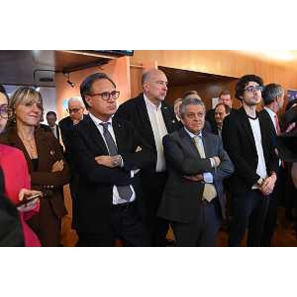 Consiglieri regionali Fvg durante l'incontro per lo scambio degli auguri di Natale in Cr - Consiglieri regionali Fvg durante l'incontro per lo scambio degli auguri di Natale in Cr