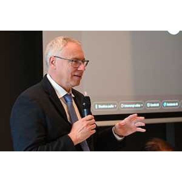 L'intervento del presidente del Cr Fvg, Mauro Bordin, al convegno organizzato dal Corecom - L'intervento del presidente del Cr Fvg, Mauro Bordin, al convegno organizzato dal Corecom