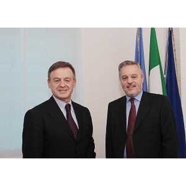 Corrado Clini (Direttore generale Ministero Ambiente-Direzione Protezione internazionale Ambiente) e Vanni Lenna (Assessore regionale Ambiente e Lavori pubblici, delegato Protezione civile), a Udine. (Udine 04/11/08)