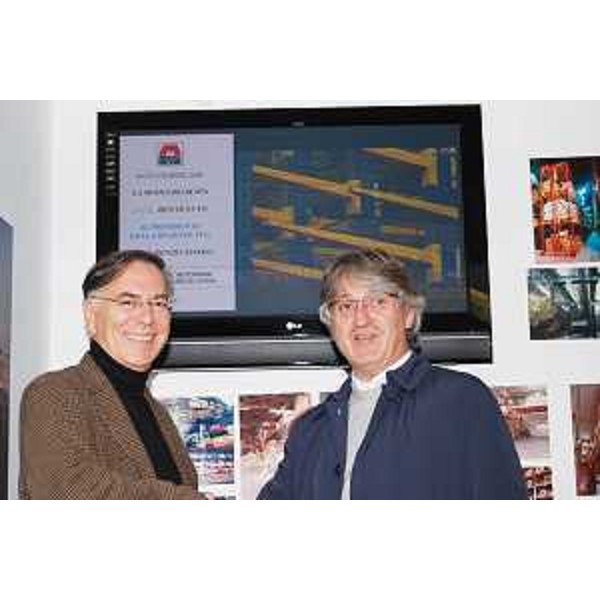 Renzo Tondo (Presidente Friuli Venezia Giulia), in visita alla Modulblok di Amaro, con Giordano Bruno Petrei (Presidente Modulblok). (Amaro 06/11/08)