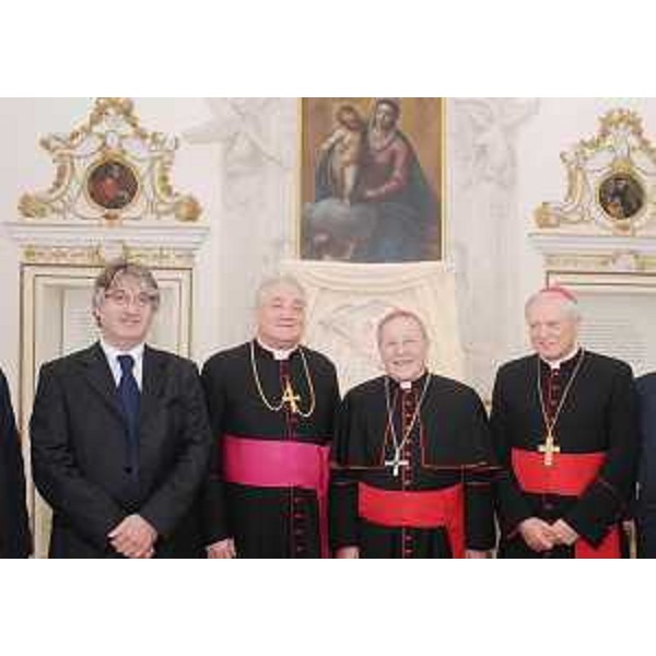 Renzo Tondo (Presidente Friuli Venezia Giulia) con gli arcivescovi di Udine Pietro Brollo e di Gorizia Dino De Antoni e il cardinale Walter Kasper Prefetto del Pontificio consiglio per la promozione dell'Unità dei cristiani, all'inaugurazione della mostra "Cromazio di Aquileia al crocevia di genti e religioni", nel Palazzo Patriarcale di Udine. (Udine 06/11/08)