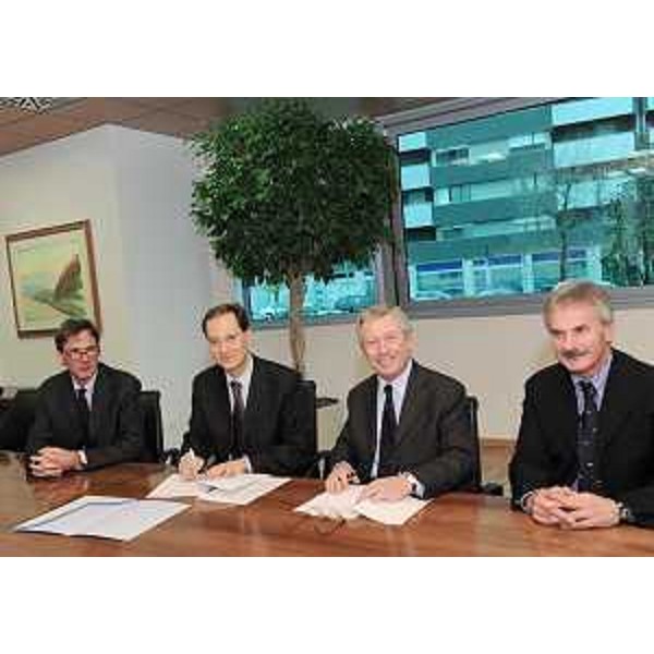 Luca Ciriani (Vicepresidente Friuli Venezia Giulia) nel corso dell'incontro per la firma del protocollo d'intesa tra la banca FriulAdria Credit Agricole e la Regione, a Udine. (Udine 07/11/08)