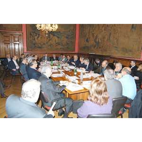 Vanni Lenna (Assessore regionale Ambiente e Lavori pubblici, delegato Protezione Civile) preside la seduta della Commissione interregionale degli Assessori alla Protezione Civile, a Roma. (Roma 11/08) 