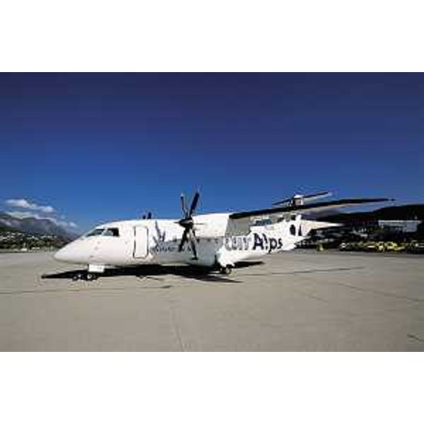 Un turboelica della airAlps, Compagnia aerea per la copertura della rotta Milano Malpensa / Aeroporto regionale del Friuli Venezia Giulia Ronchi dei Legionari.