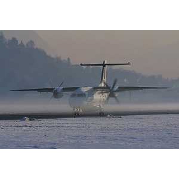Un turboelica della airAlps, Compagnia aerea per la copertura della rotta Milano Malpensa / Aeroporto regionale del Friuli Venezia Giulia Ronchi dei Legionari.