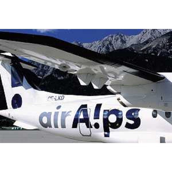 Un turboelica della airAlps, Compagnia aerea per la copertura della rotta Milano Malpensa / Aeroporto regionale del Friuli Venezia Giulia Ronchi dei Legionari.