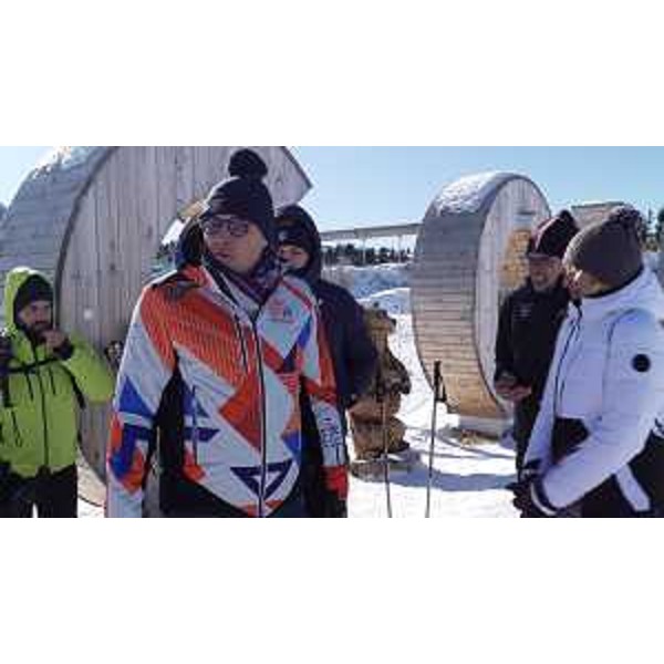 L'assessore regionale Sergio Emidio Bini durante la visita al polo sciistico Ravascletto Zoncolan. - L'assessore regionale Sergio Emidio Bini durante la visita al polo sciistico Ravascletto Zoncolan. 