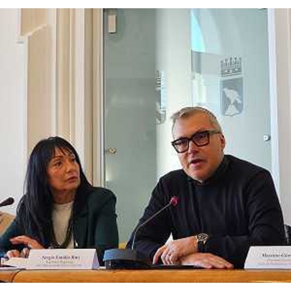Lassessore regionale alle Attività produttive e turismo Sergio Emidio Bini con l'europarlamentare Anna Maria Cisint - Lassessore regionale alle Attività produttive e turismo Sergio Emidio Bini con l'europarlamentare Anna Maria Cisint