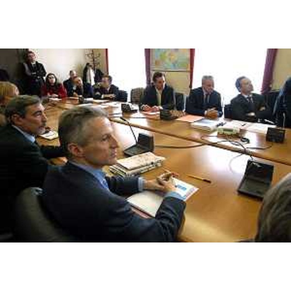 Riccardo Illy (Presidente della Regione Friuli Venezia Giulia), Franco Frattini (Ministro degli Esteri) e Roberto Antonione (Sottosegretario agli Affari Esteri) alla presentazione del Progetto Expo 2008, a Trieste. (Trieste 25/02/04)