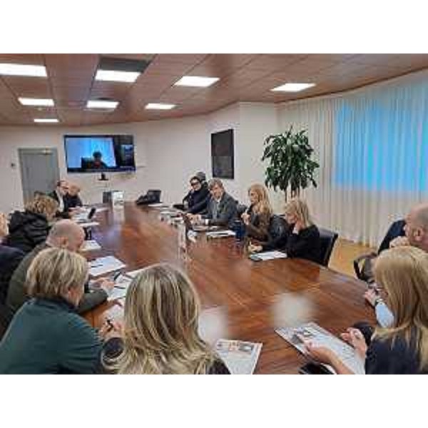 L'assessore regionale al Lavoro e formazione Alessia Rosolen in video collegamento durante la presentazione del Recruiting Day di LIgnano Sabbiadoro - L'assessore regionale al Lavoro e formazione Alessia Rosolen in video collegamento durante la presentazione del Recruiting Day di LIgnano Sabbiadoro