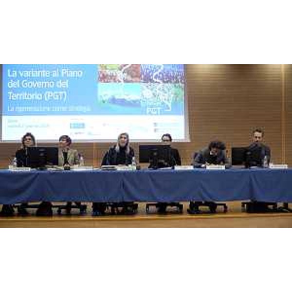 Un momento del convegno svoltosi oggi a Udine alla presenza del'assessore regionale alle Infrastrutture Cristina Amirante - Un momento del convegno svoltosi oggi a Udine alla presenza del'assessore regionale alle Infrastrutture Cristina Amirante