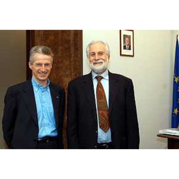 Riccardo Illy (Presidente della Regione Friuli Venezia Giulia) con Giorgio Brignoli (Procuratore generale presso la Corte d'Appello di Trieste). (Trieste, 18/02/04)