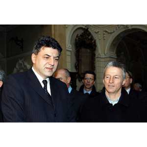 Riccardo Illy (Presidente della Regione Friuli Venezia Giulia) con Zlatko Komadina (Presidente della Regione Litoraneo montana). (Fiume, 17/02/04) 