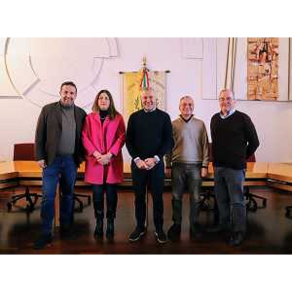 L'assessore Bini durante la visita la Comune di Magnano - L'assessore Bini durante la visita la Comune di Magnano