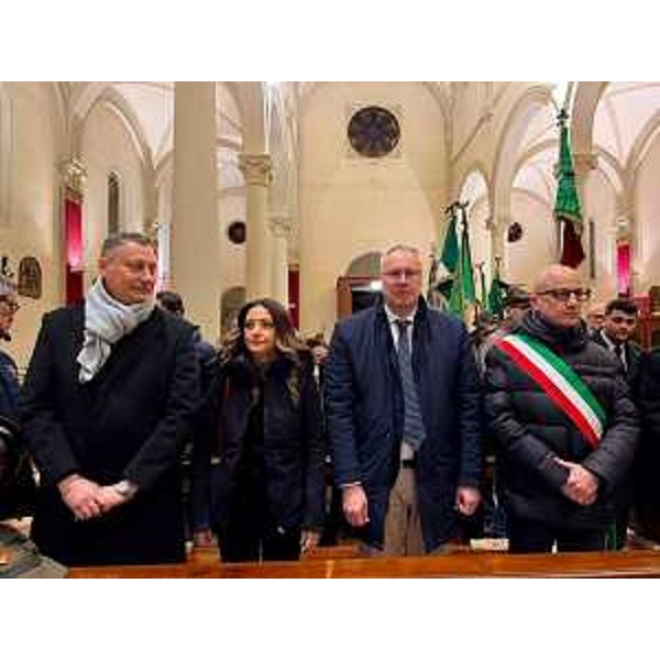 Da destra: il sindaco di Latisana Lanfranco Sette, il presidente Mauro Bordin, la consigliera regionale Maddalena Spagnolo e il capogruppo della sezione Alpini di Latisanotta Italo Perosa - Da destra: il sindaco di Latisana Lanfranco Sette, il presidente Mauro Bordin, la consigliera regionale Maddalena Spagnolo e il capogruppo della sezione Alpini di Latisanotta Italo Perosa