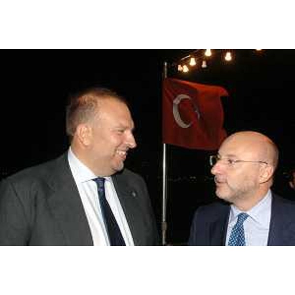 Enrico Bertossi (Assessore regionale alle attività produttive) e Roberto Cosolini (Assessore regionale al lavoro, formazione, università e ricerca) in visita istituzionale ed economica in Turchia (17/09/06)