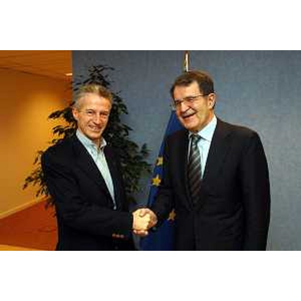 Riccardo Illy (Presidente della Regione Friuli Venezia Giulia) e Romano Prodi (presidente della Commissione europea). (Bruxelles, 05/02/04)