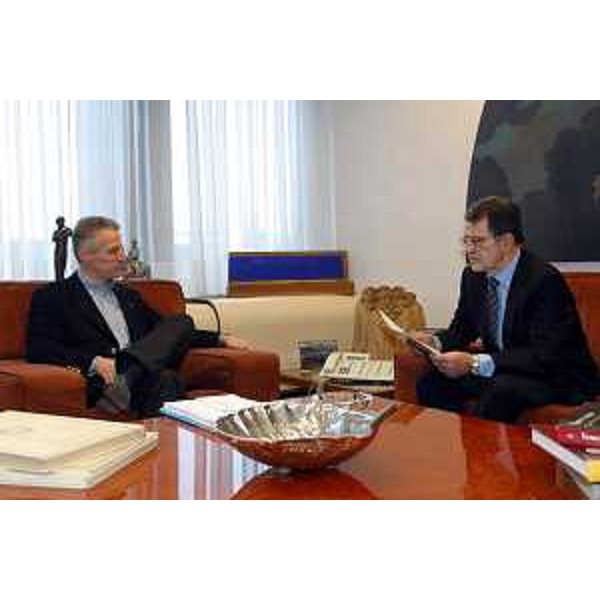 Riccardo Illy (Presidente della Regione Friuli Venezia Giulia) e Romano Prodi (presidente della Commissione europea). (Bruxelles, 05/02/04)