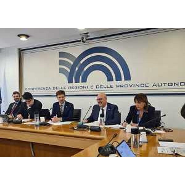 L'assessore regionale ai Servizi informativi Sebastiano Callari (secondo da dx) intervie, in qualità di vice coordinatore, alla riunione della Commissione per l'Innovazione Tecnologica e la Digitalizzazione della Conferenza delle Regioni - L'assessore regionale ai Servizi informativi Sebastiano Callari (secondo da dx) intervie, in qualità di vice coordinatore, alla riunione della Commissione per l'Innovazione Tecnologica e la Digitalizzazione della Conferenza delle Regioni 