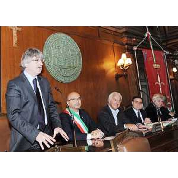 Renzo Tondo (Presidente Friuli Venezia Giulia) interviene al Centenario della Federazione Nazionale della Stampa (FNSI), nella Sala consiliare del Comune di Trieste. (Trieste 11/11/08) 