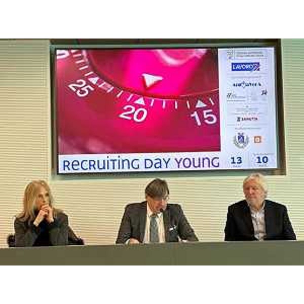 Un momento della presentazione del Recruiting Day Young che si terrà giovedì 13 marzo prossimo a Villa Dora a San Giorgio di Nogaro - Un momento della presentazione del Recruiting Day Young che si terrà giovedì 13 marzo prossimo a Villa Dora a San Giorgio di Nogaro
