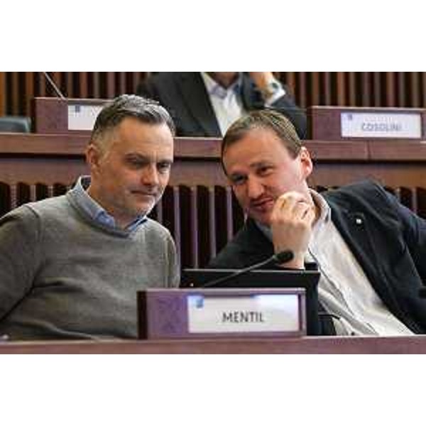 Da sinistra Massimo Mentil e Massimliano Pozzo (Pd) - Da sinistra Massimo Mentil e Massimliano Pozzo (Pd)