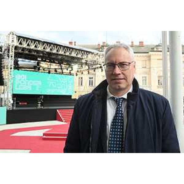 Mauro Bordin,, presidente del Cr Fvg, in piazza Transalpina a Gorizia - Mauro Bordin,, presidente del Cr Fvg, in piazza Transalpina a Gorizia
