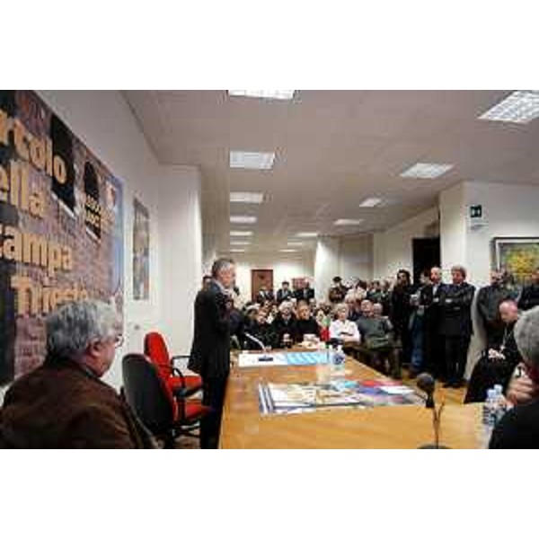 Riccardo Illy (Presidente della Regione Friuli Venezia Giulia) alla commemorazione dei giornalisti Luchetta, Ota, D'Angelo uccisi a Mostar. (Trietse, 28/01/04)