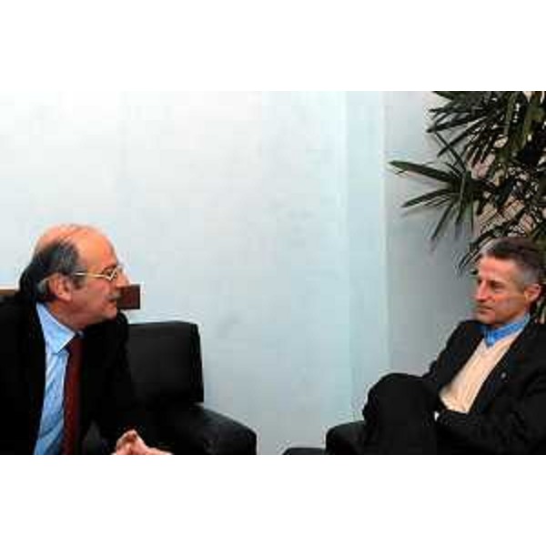Riccardo Illy (Presidente della Regione Friuli Venezia Giulia) incontra Camillo Andreana (Prefetto di Udine). (Udine, 22/01/04)