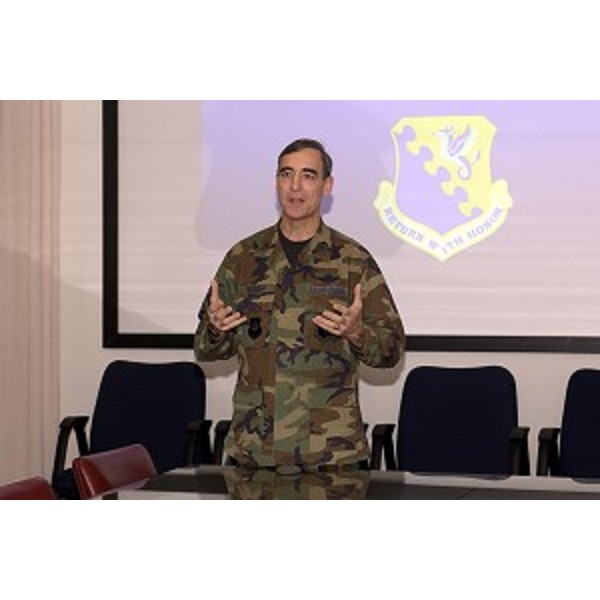 Visita alla Base aerea di Aviano. (Aviano 21/01/04)