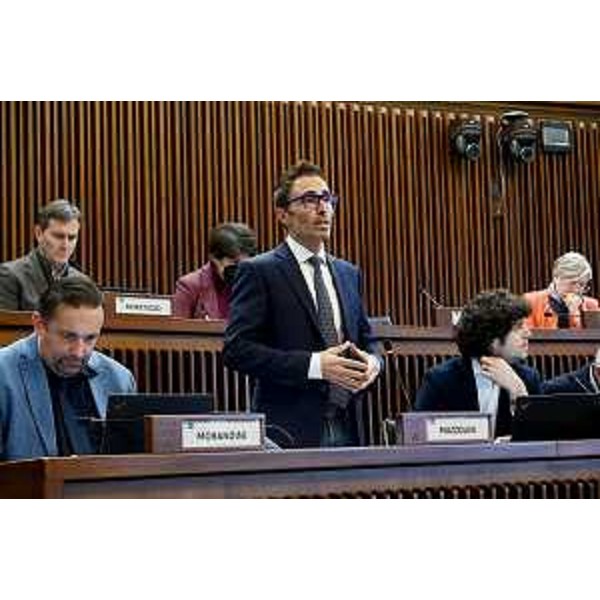 Stefano Mazzolini (Fp) durante il suo intervento in Aula a seguito dell'attentato a Villach - Stefano Mazzolini (Fp) durante il suo intervento in Aula a seguito dell'attentato a Villach