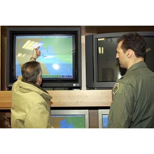 Riccardo Illy (Presidente Friuli Venezia Giulia) in visita alla Base aerea di Aviano. (Aviano 21/01/04)
